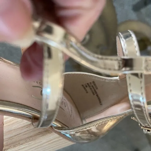 Heels sandles- gold new Nanette Lepore size 7 1/2 zipper back- block heels 2 2/4