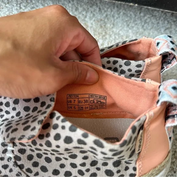 HEY DUDE WOMENS PEYTON LEOPARD LINEN SLIP ON SHOES
