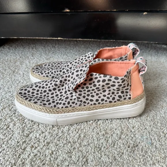 HEY DUDE WOMENS PEYTON LEOPARD LINEN SLIP ON SHOES
