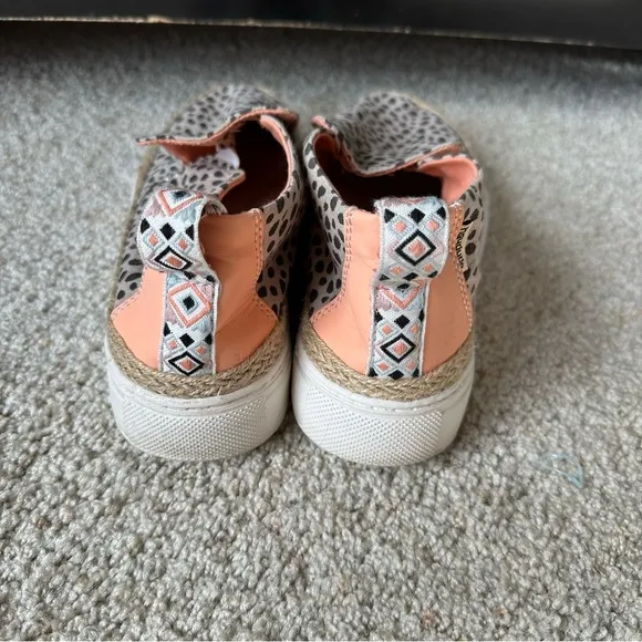 HEY DUDE WOMENS PEYTON LEOPARD LINEN SLIP ON SHOES