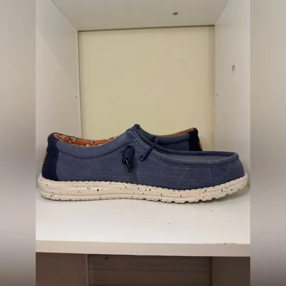 Hey Dudes Wally Washed Canvas slip on men’s size medium blue grey