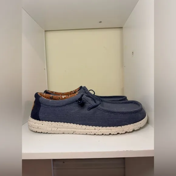 Hey Dudes Wally Washed Canvas slip on men’s size medium blue grey