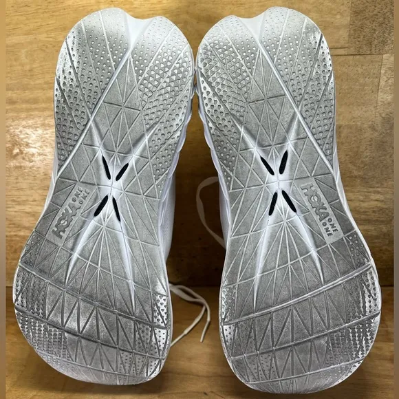 Hoka One One Carbon X 2 LIGHTWEIGHT Womens Size 9 Running Shoes Sneakers White