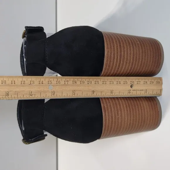 House of Harlow 1960 Tanner Heels Size 9.5