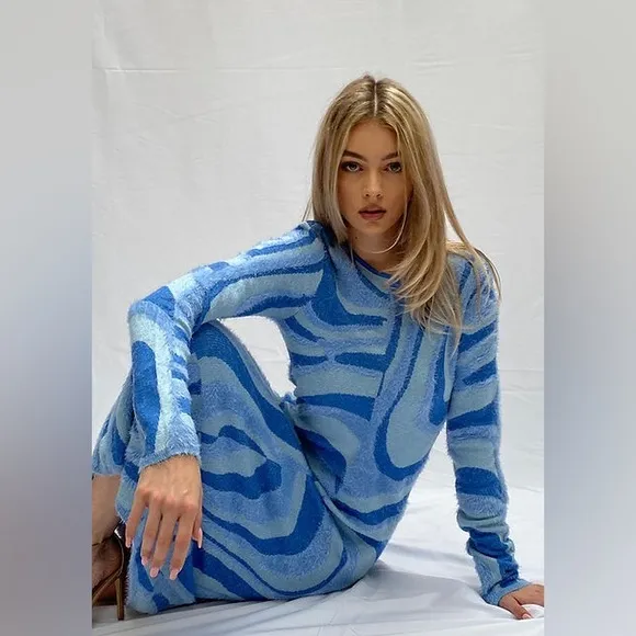 House of Sunny Blue Moon Midi Dress Size 2 Blogger Favorite Fuzzy Cut out Back