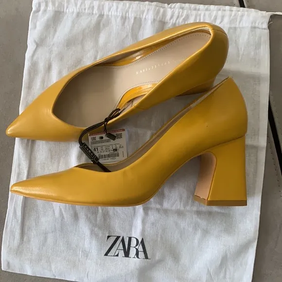 🎉HP🎉 Zara Basic NWT Yellow Pumps size 10