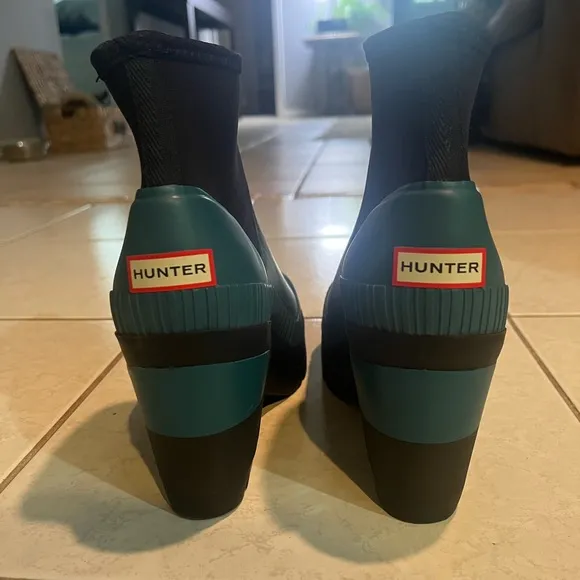 Hunter wedge rain boots NWOT size US 7