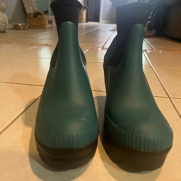 Hunter wedge rain boots NWOT size US 7