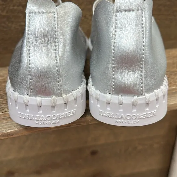 Ilse Jacobsen HORNBÆK Women's Tulip 3576 Flat | Slip-On | Low -Top Silver Size 9