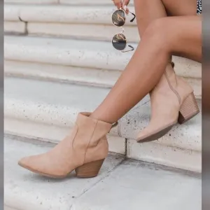 Indigo Rd. Iramoura Ankle Booties Boots Block Heels Zipper Side Western Cowboy