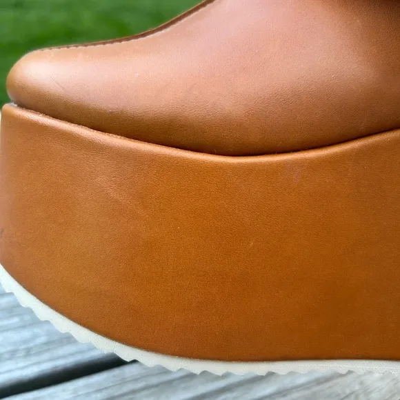 Intentionally Blank Anthropologie Tan Leather Mega Platform Clogs Mules 36