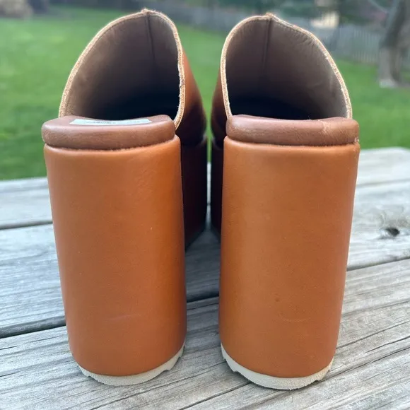 Intentionally Blank Anthropologie Tan Leather Mega Platform Clogs Mules 36