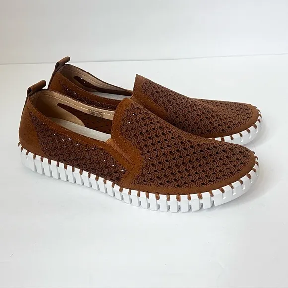 Isle Jacobsen Tulip 139 Perforated Slip-On Sneaker Mens Size EU 43 US 9.5 ⬇️