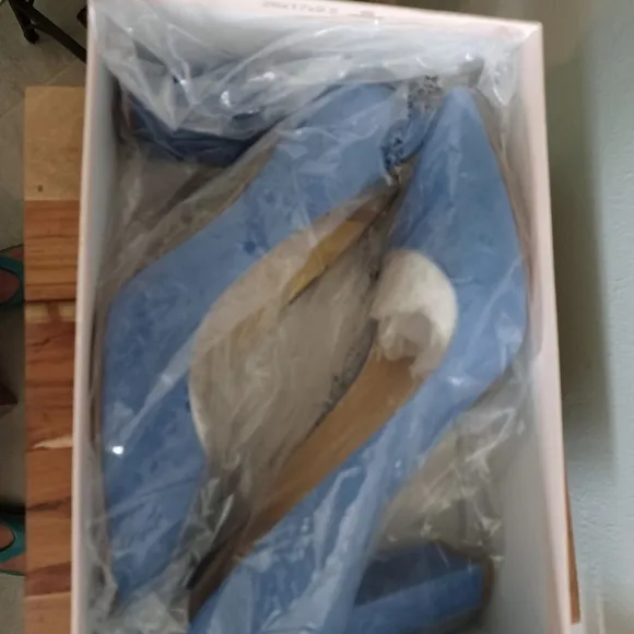 Ivanka Trump &quot;Katie&quot; Blue Suade Heels Size 8