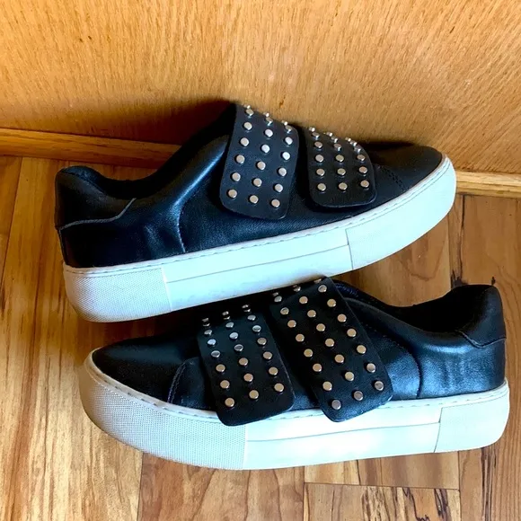 J Slides NYC Accent 6-1/2 black leather silver studded strap Velcro sneakers EUC