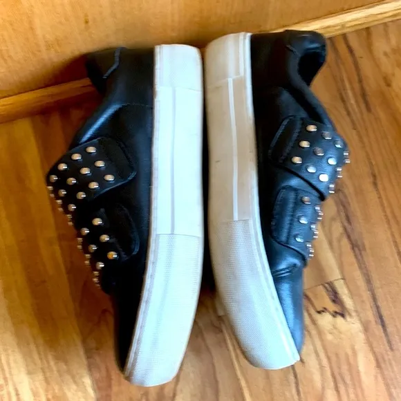 J Slides NYC Accent 6-1/2 black leather silver studded strap Velcro sneakers EUC