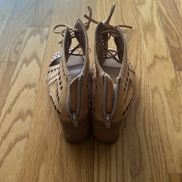 Jeffrey Campbell 7 tan leather open toe heels with cut outs lace up great cond