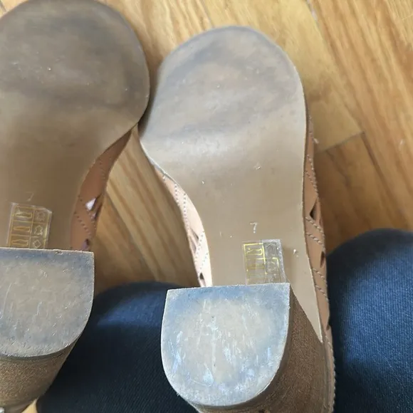 Jeffrey Campbell 7 tan leather open toe heels with cut outs lace up great cond