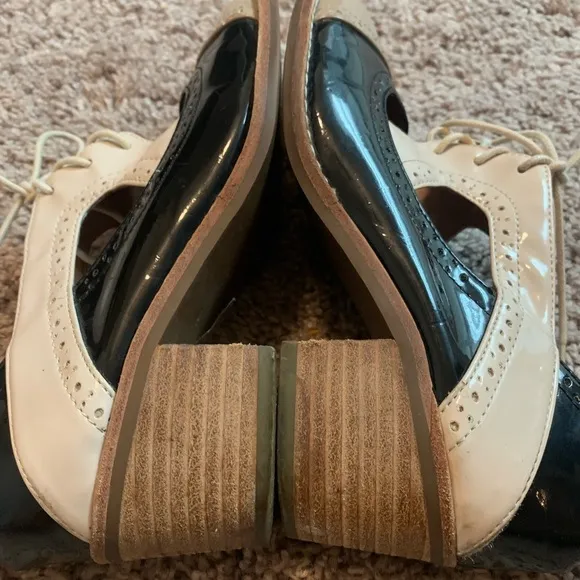Jeffrey Campbell Retro Vintage Inspired Patent Leather Oxford Heels Black 6.5