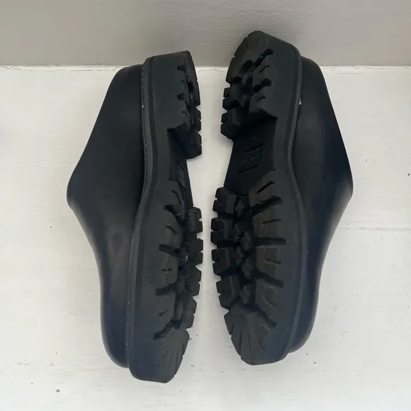 Jenni Kayne Leather Lug Mule in Black, size 7