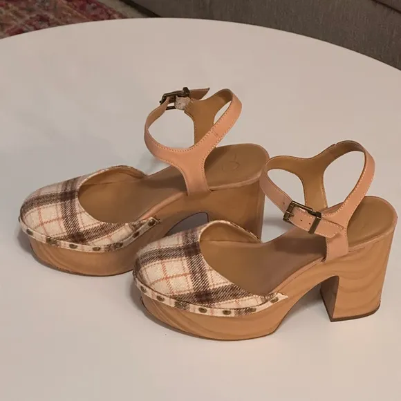 Jessica Simpson Daraiye Closed Toe Platform Pumps Clogs