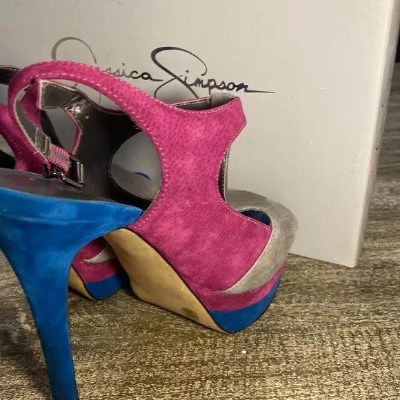 Jessica Simpson’s also cranberry heels open toe