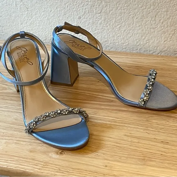 Jewel Badgley Mischka Alyna Bejeweled Block Heel Size 8