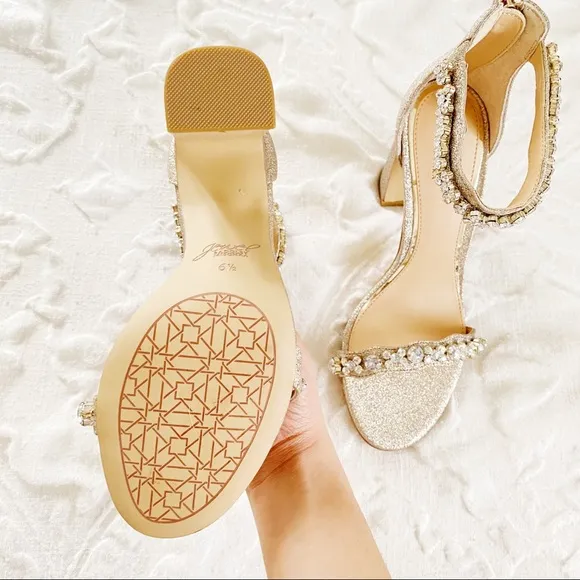Jewel Badgley Mischka Odessa Crystal Adorned Block Heel New $119