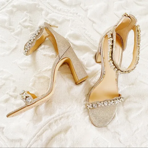 Jewel Badgley Mischka Odessa Crystal Adorned Block Heel New $119