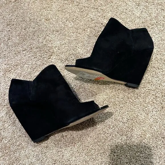 Joan &amp; David Open Toe Wedged Heels
