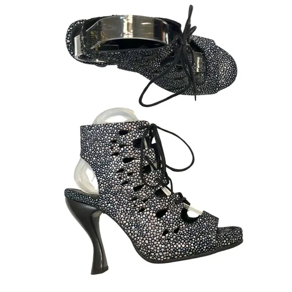 John Fluevog ATTENTIONS  GWEN Black Devilfish Heels Size: 6