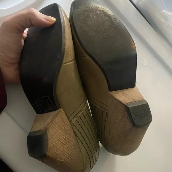 John Fluevog Maryjane Heels Gray Beige Retro Buckle Square Toe Block Heel Wooden