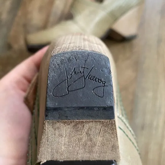 John Fluevog Maryjane Heels Gray Beige Retro Buckle Square Toe Block Heel Wooden