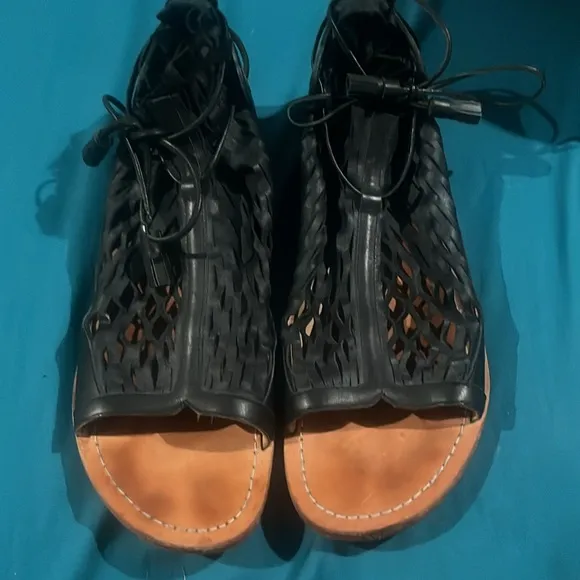 John Fluevog River Acre Sandal Leather Cutout Black Size 10.5