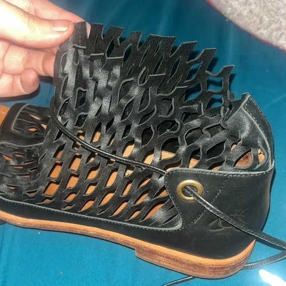 John Fluevog River Acre Sandal Leather Cutout Black Size 10.5