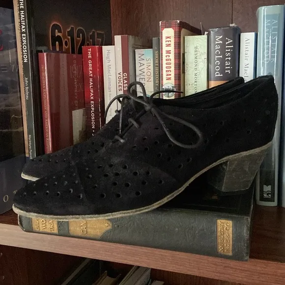 John Fluevog Shoes Immortal Perfection AUDREY Oxfords Black Suede Women's Size 9