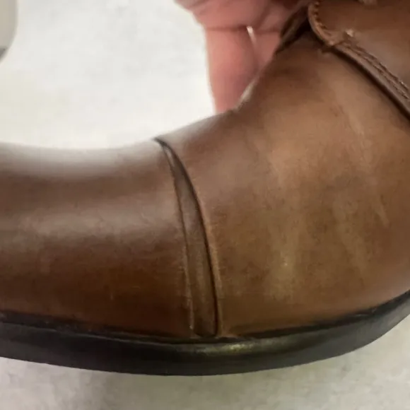 John Varvatos Oxfords US size 9M Gently worn Unusual split leather design