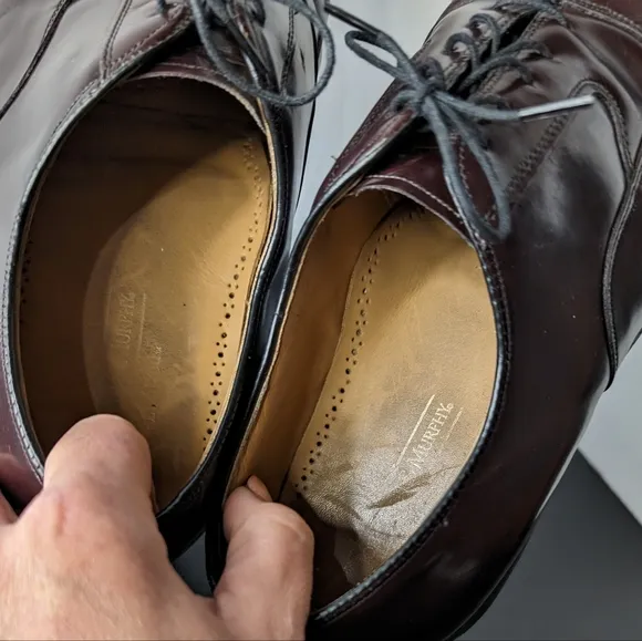 Johnston &amp; Murphy 9.5 lace up Cherry Wood leather classic oxfords