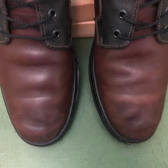 Johnston &amp; Murphy Old School Two-Tone Low Boots