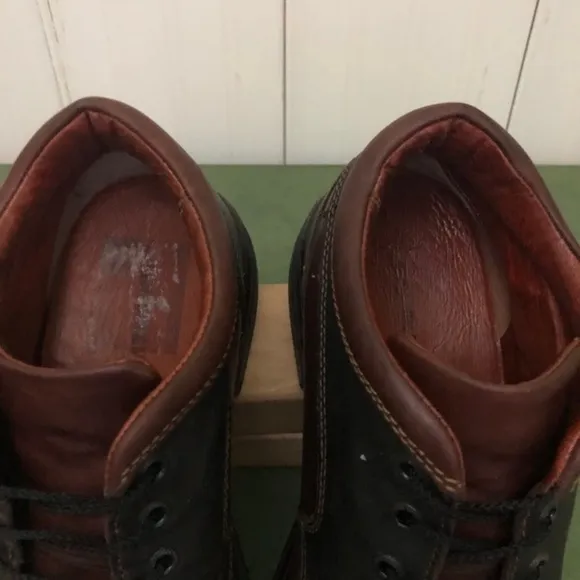 Johnston &amp; Murphy Old School Two-Tone Low Boots