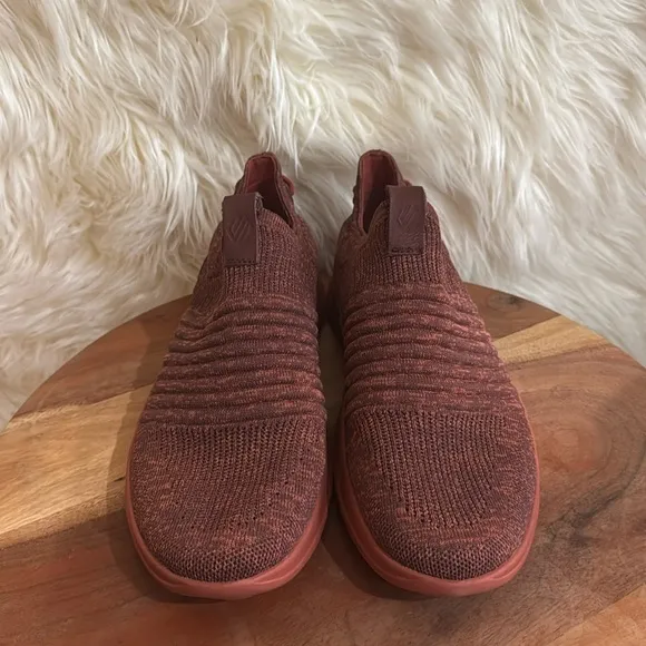 Johnston&amp; Murphy Escape Knit Slip-On Sneaker