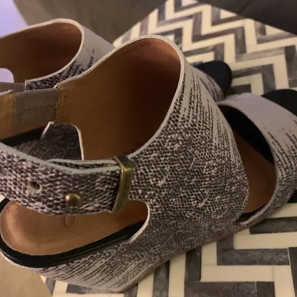 Joie Adrianna Soft Napipen Leather Wedge Sandal