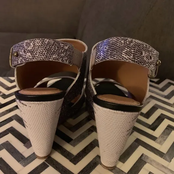 Joie Adrianna Soft Napipen Leather Wedge Sandal