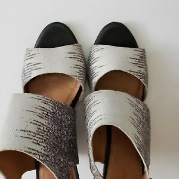 Joie Adrianna Soft Napipen Leather Wedge Sandal