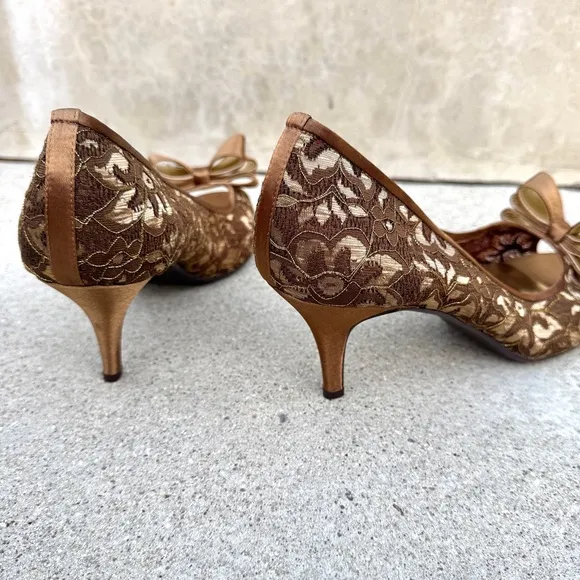 J.RENEE Kaylee Lace heels metallic bronze golden brown peep toe big bow PUMPS 13