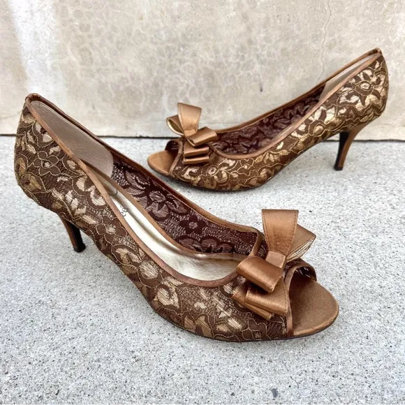 J.RENEE Kaylee Lace heels metallic bronze golden brown peep toe big bow PUMPS 13
