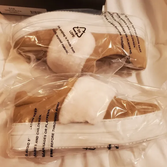 J/Slides Nobel Cozy Sneakers - honey