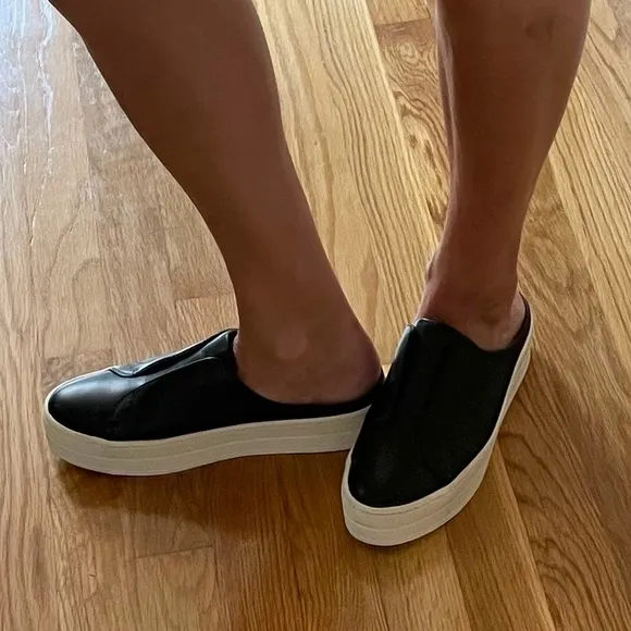 J/Slides NYC Mule Black Hara Sneakers