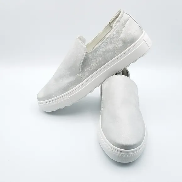 J/Slides Perrie Slip On Shoes Size 8.5 Silver