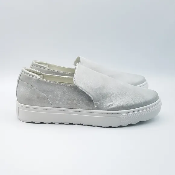 J/Slides Perrie Slip On Shoes Size 8.5 Silver